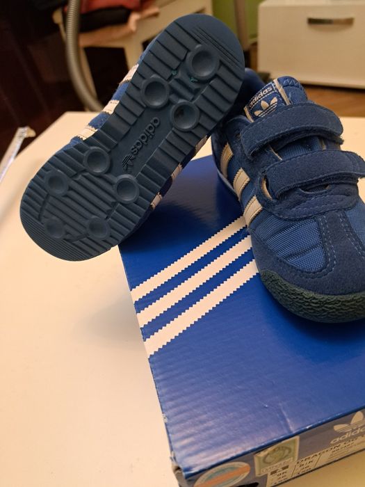 Маратонки момче Adidas Dragon