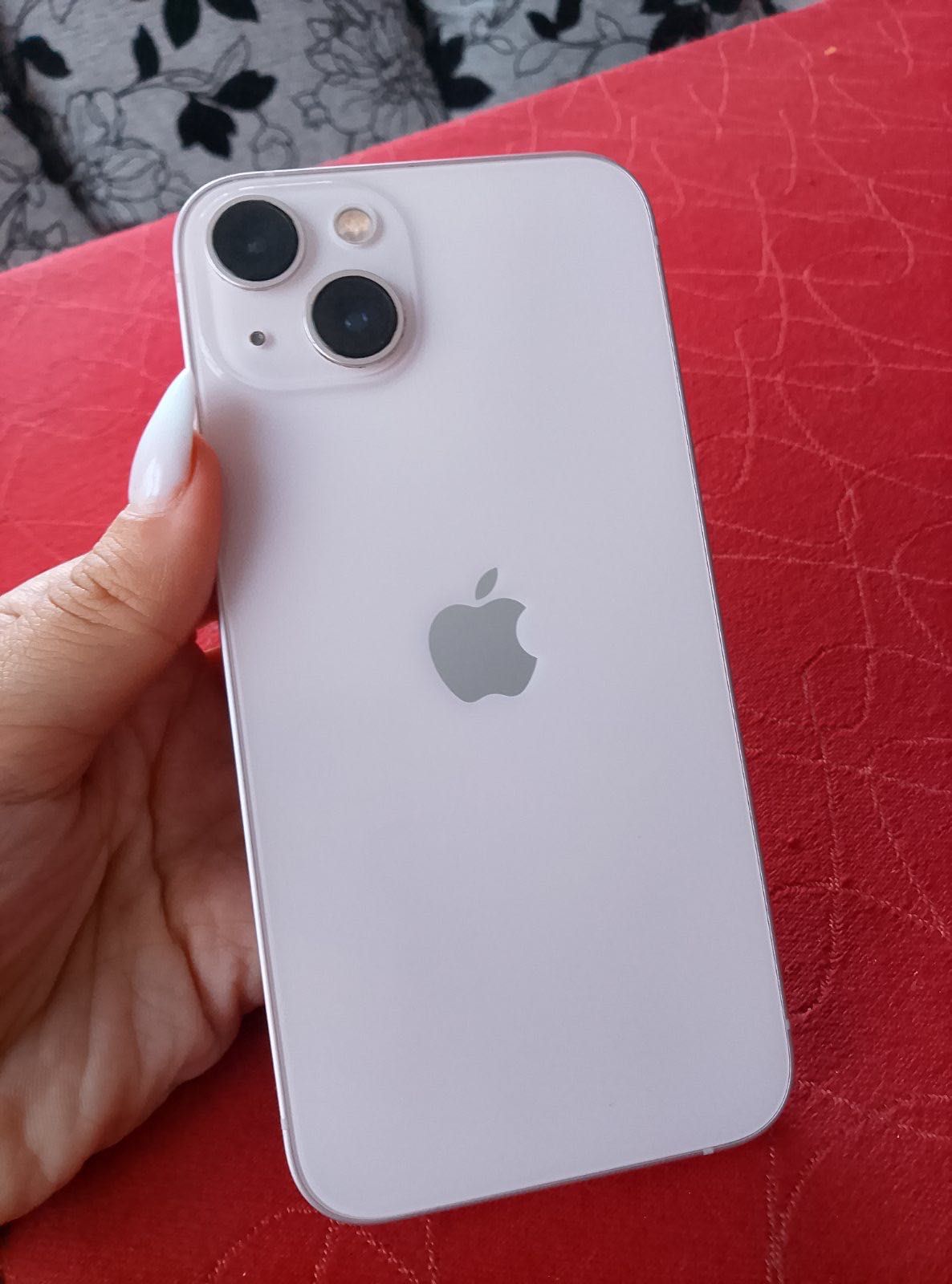Продавам iphone 13 - 128GB