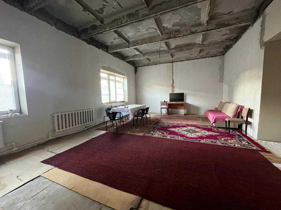 ДОМ в центре города в р-не Центр. офиса Народного Банка""