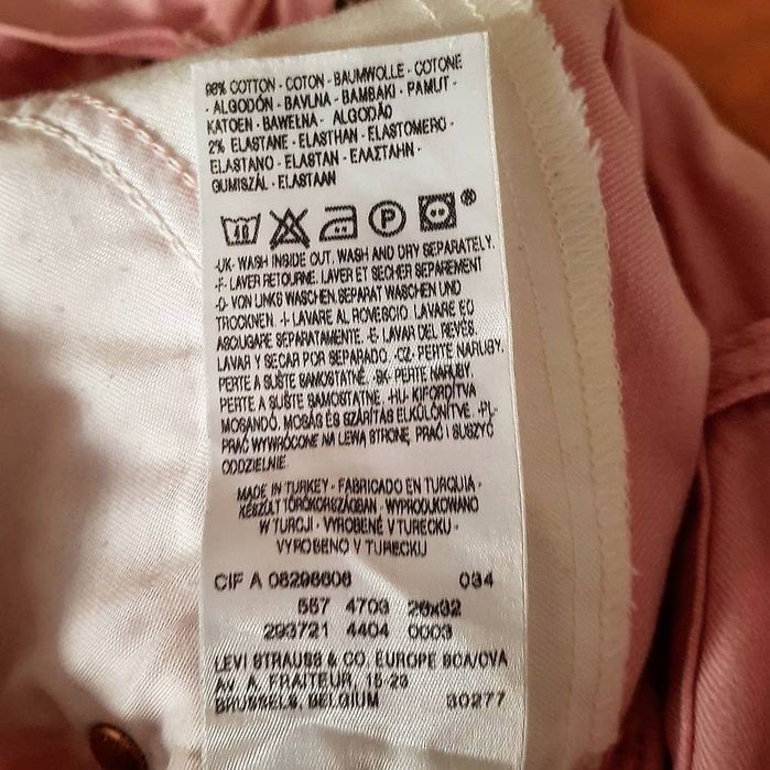 Blugi roz Levis drepti