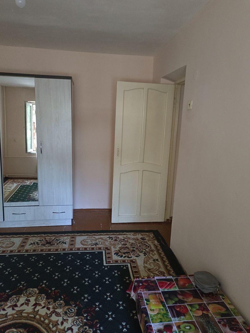 1 хонали уй .Чилонзорда. Арча куча, жойи яхши, тинч. Оилага бераман.