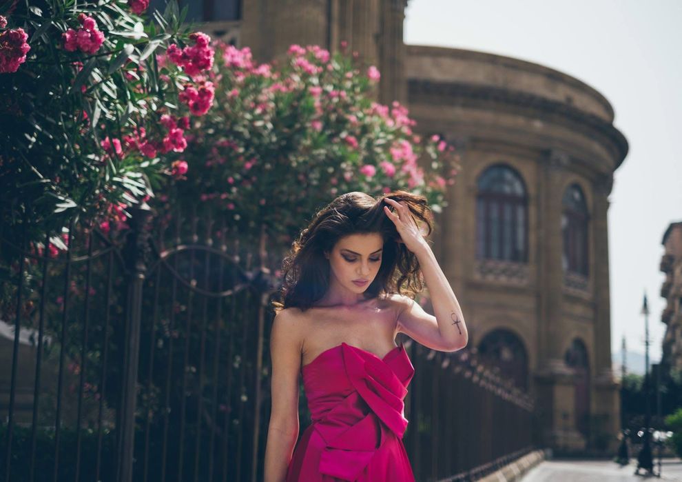 Rochie eleganta de la casa de moda