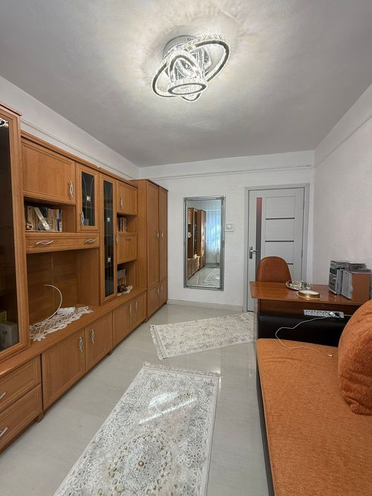 Proprietar, vand apartament 2 camere, centru Caransebes
