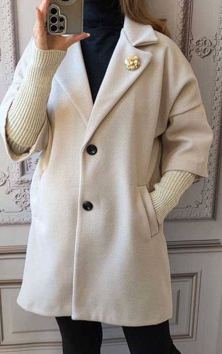 Palton stofă striată, broșă detașabila