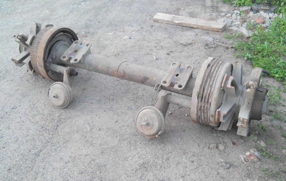 Продам оси прицеп Маза зборе с ресорамами