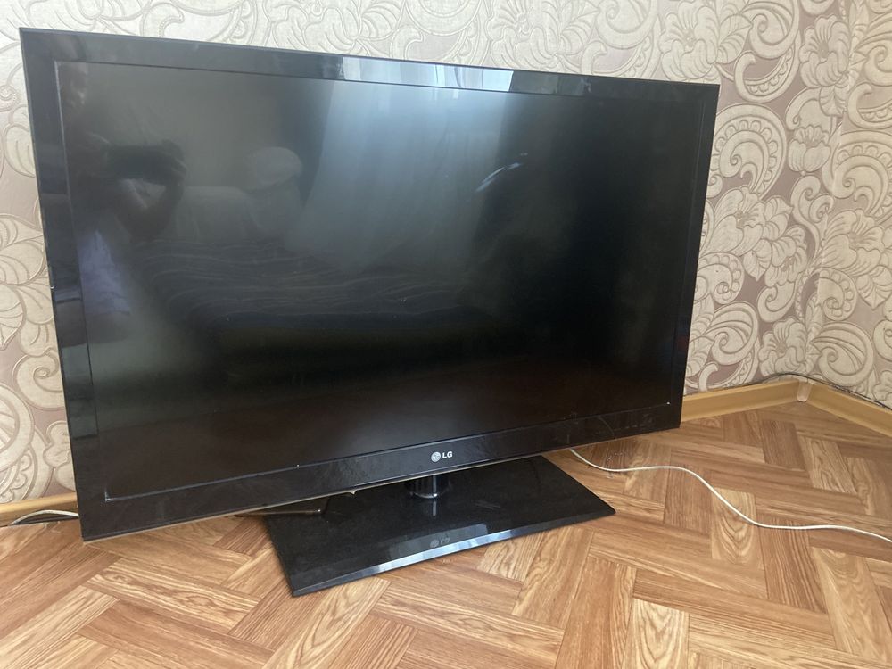 Продам телевизор LG