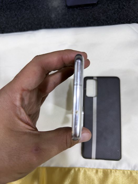 samsung s20+ pamit 256g holati yahwi faqat  oqip tel qlila