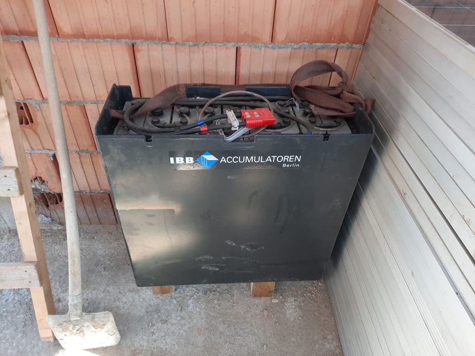 Vând acumulator fotovoltaice 48 v-24v