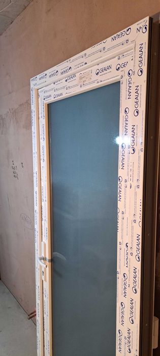 Ușă  termopan Gealan