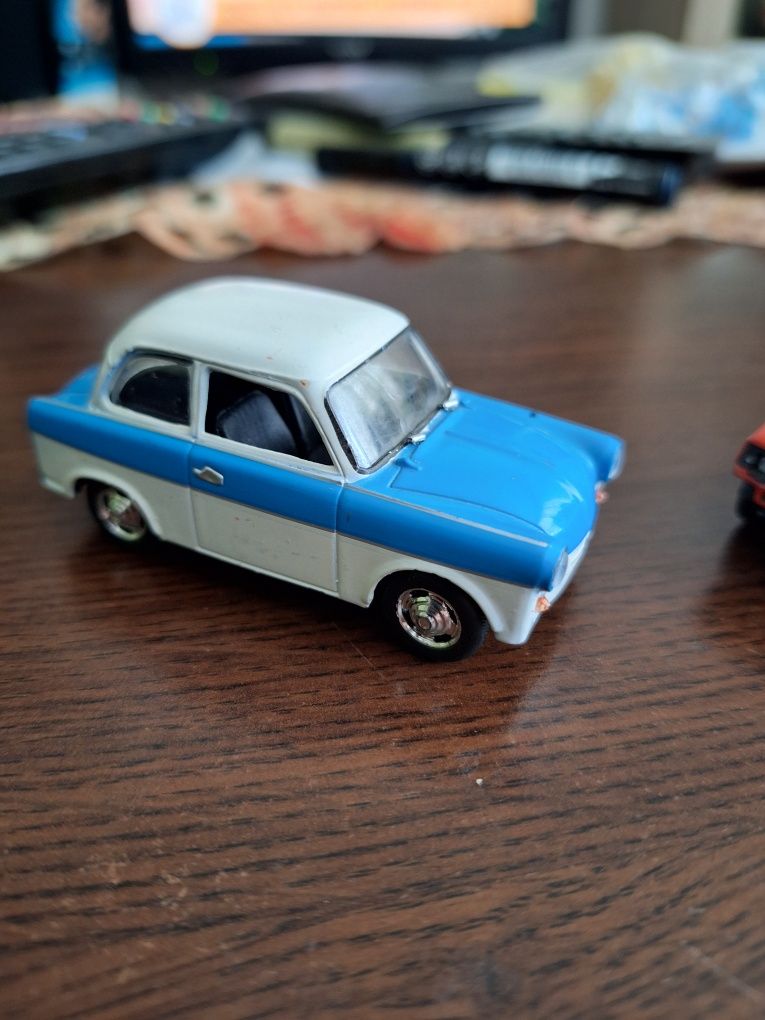 Mașinuțe de colecție Dacia 500 și Trabant