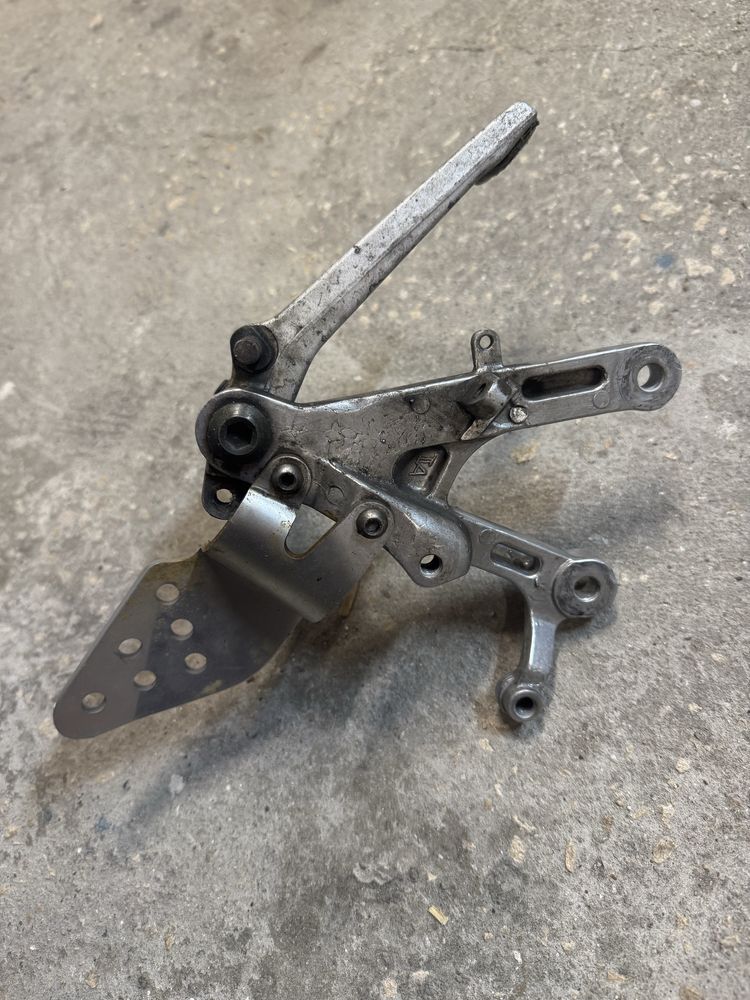 Предни Степенки за yamaha r6 01 02