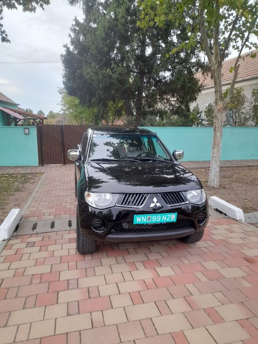Vând  Mitsubishi L200