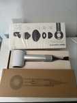 Uscator de par dyson supersonic nou