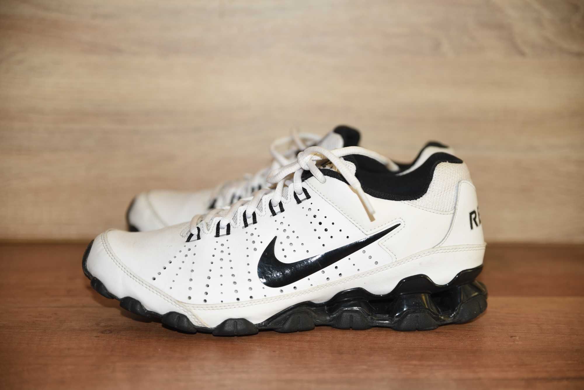 Оригинални маратонки Nike в бяло, размер 41.