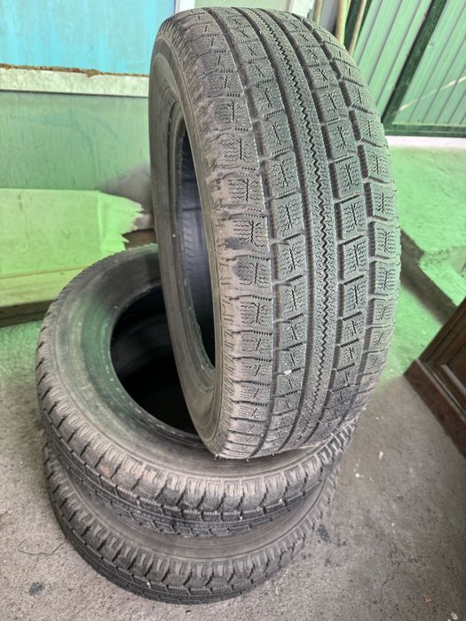 Продам зимние резины 3 штуки