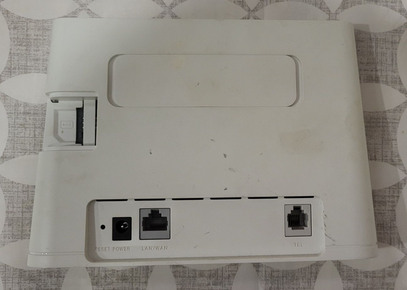 Продам роутер Huawei