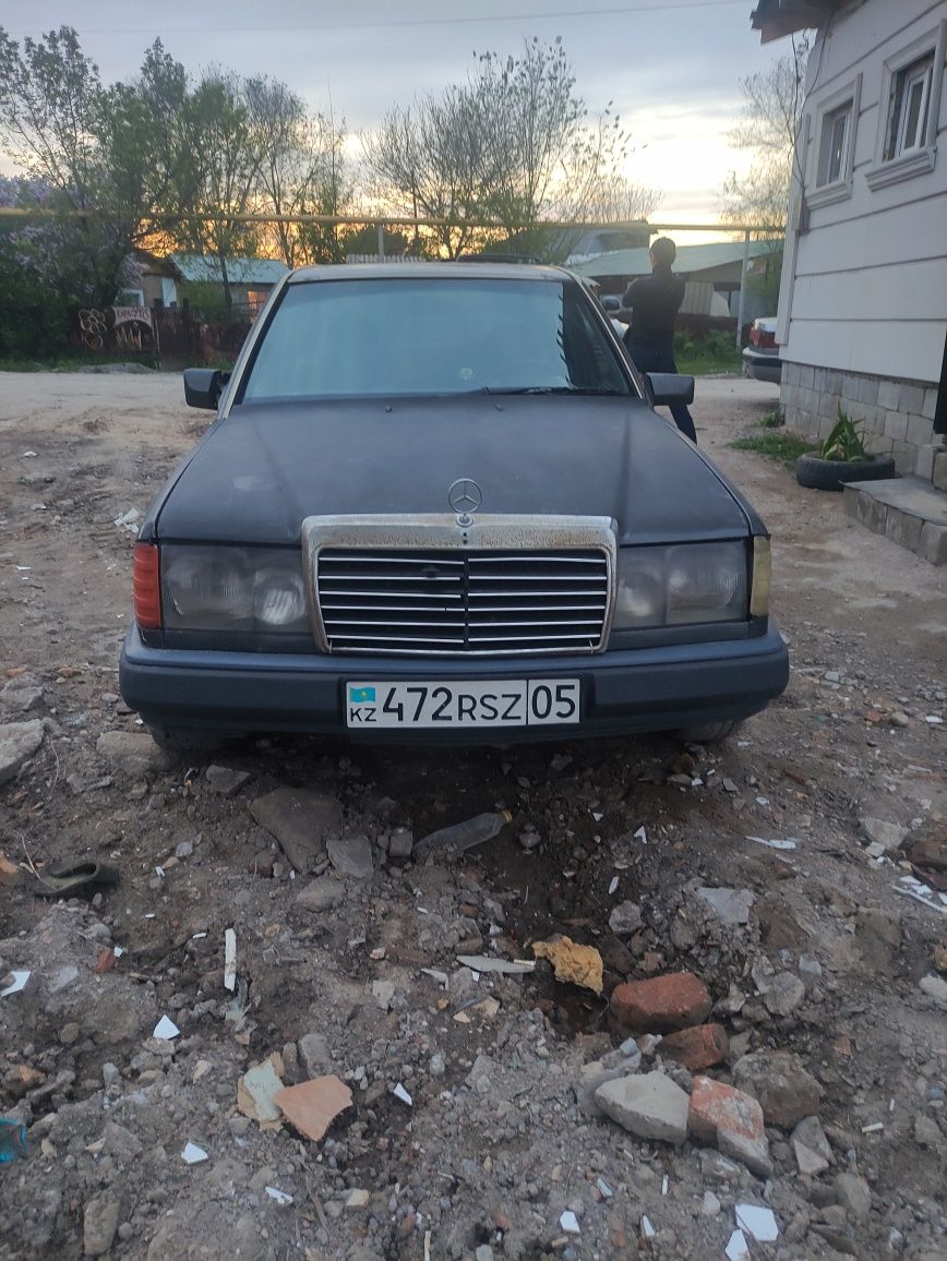 Mercedes W124 230