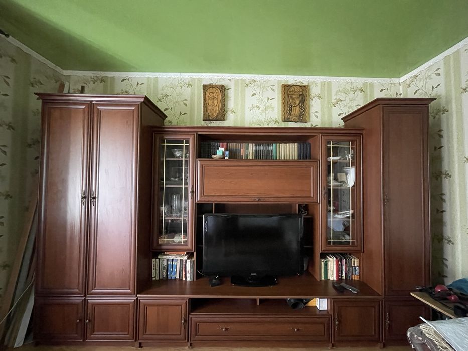 Стенка мебельная в зал продаю