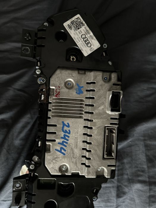 Ceasuri bord semi-digitale pt. Audi A4/A5 an de fabricatie 2015-2019