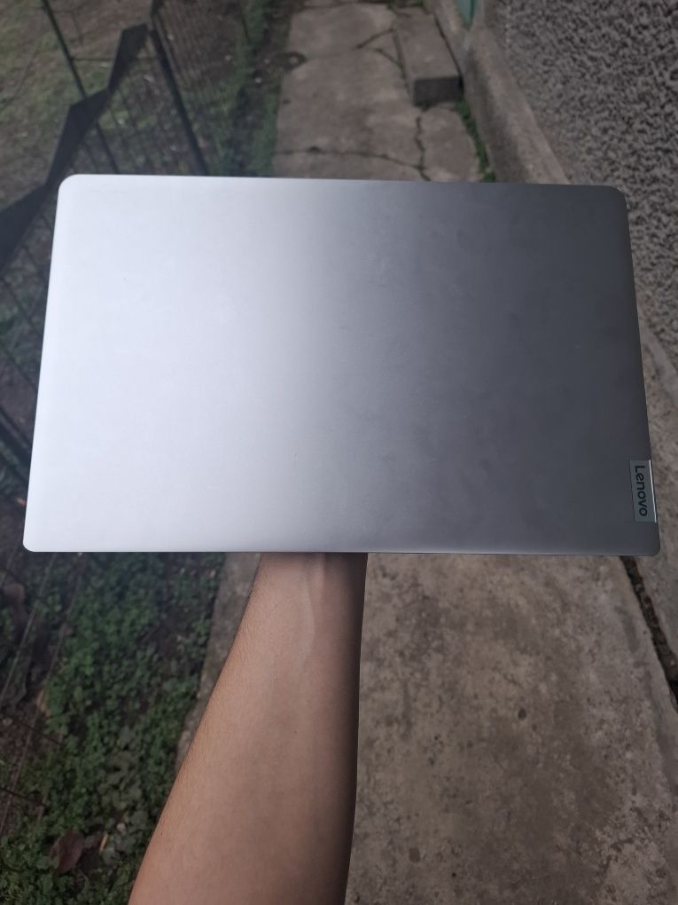 Leptop lenovo Aproape nou