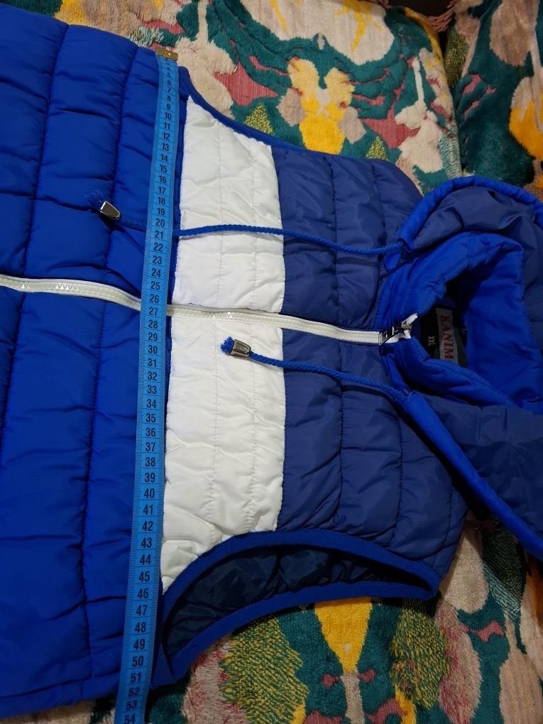 Vesta albastra cu dunga albă, XL