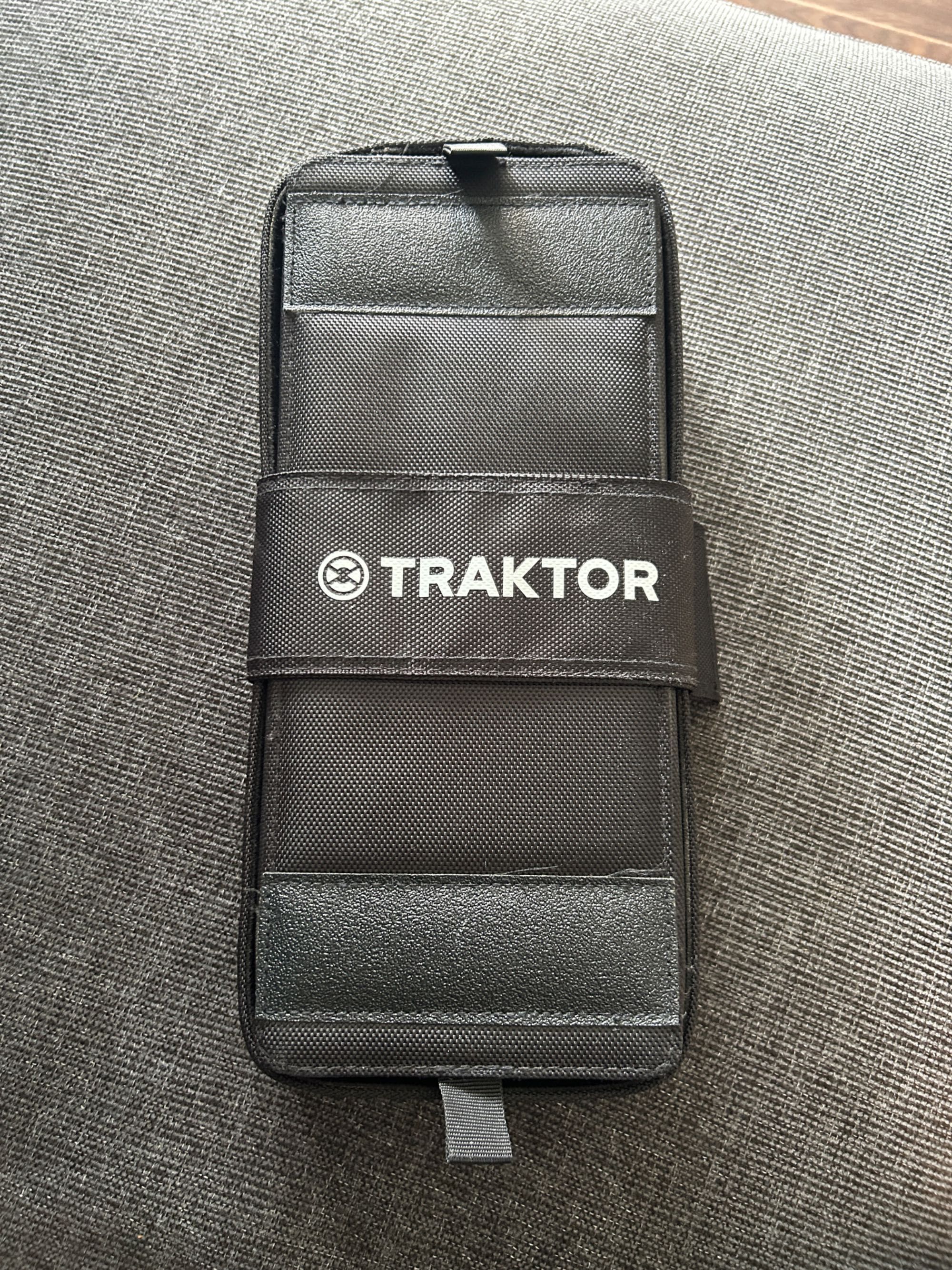 Traktor Z1 + Case & Lightning cable