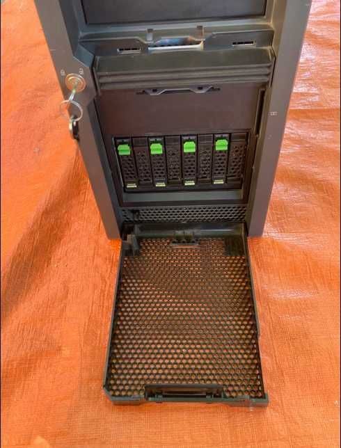 Server Fujitsu Primergy TX200 S6 tower