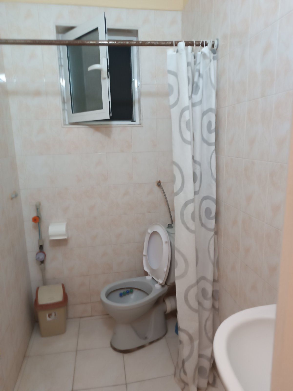 Двуетажна къща в Свиленград, санирана, обзаведена