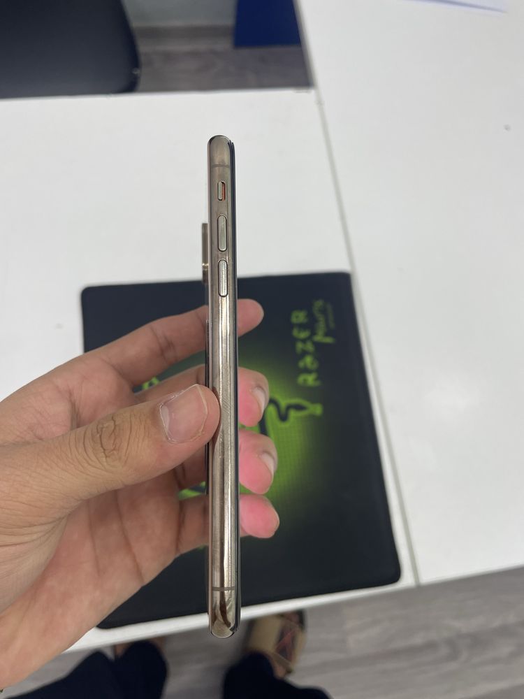 Iphone 11 gold 64 akkuratno tutilgan