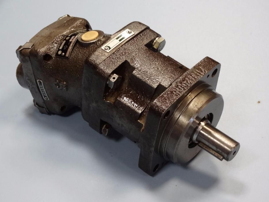 Хидравлична аксиално-бутална помпа AC-12-P