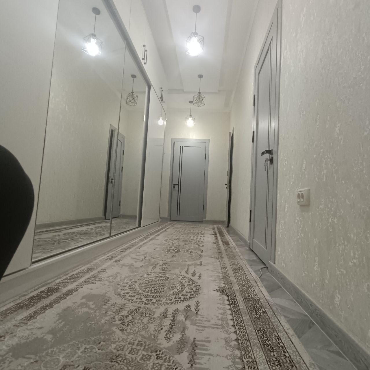 Kvartira sotiladi. Yevro remont. Yangi qurilgan uylardan