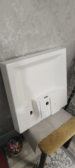 Продам раковину над стиральной машкой