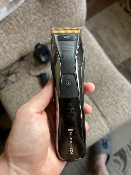 машинка за подстригване Remington HC6000.