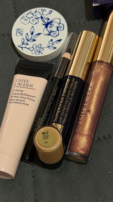 Лот с продукти на ESTEE LAUDER