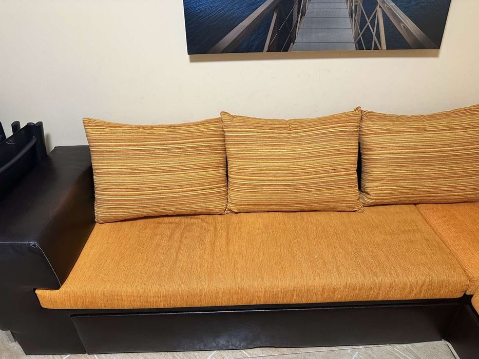 Продавам ъглов диван