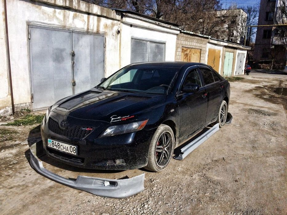 Накладки бамперов и порогов Тойота Камри 40,45