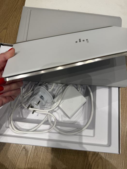 Laptop HP spectre 13 i7 8th gen