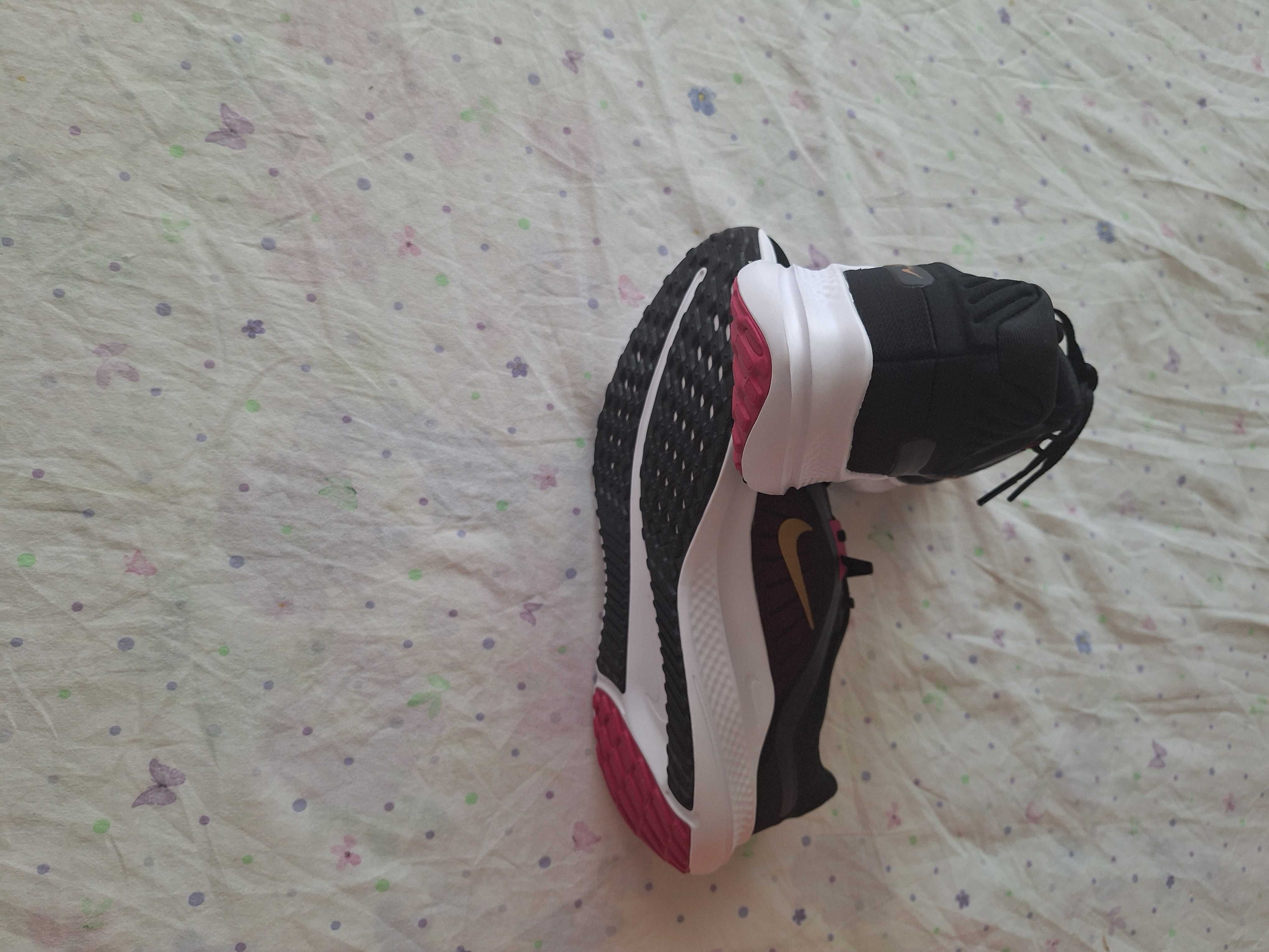 Мъжки маратонки NIKE QUEST,чисто нови..