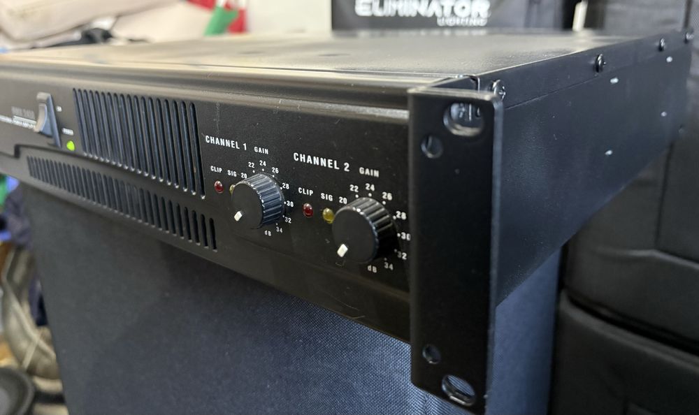 Amplificator QSC RMX2450 (statie putere)