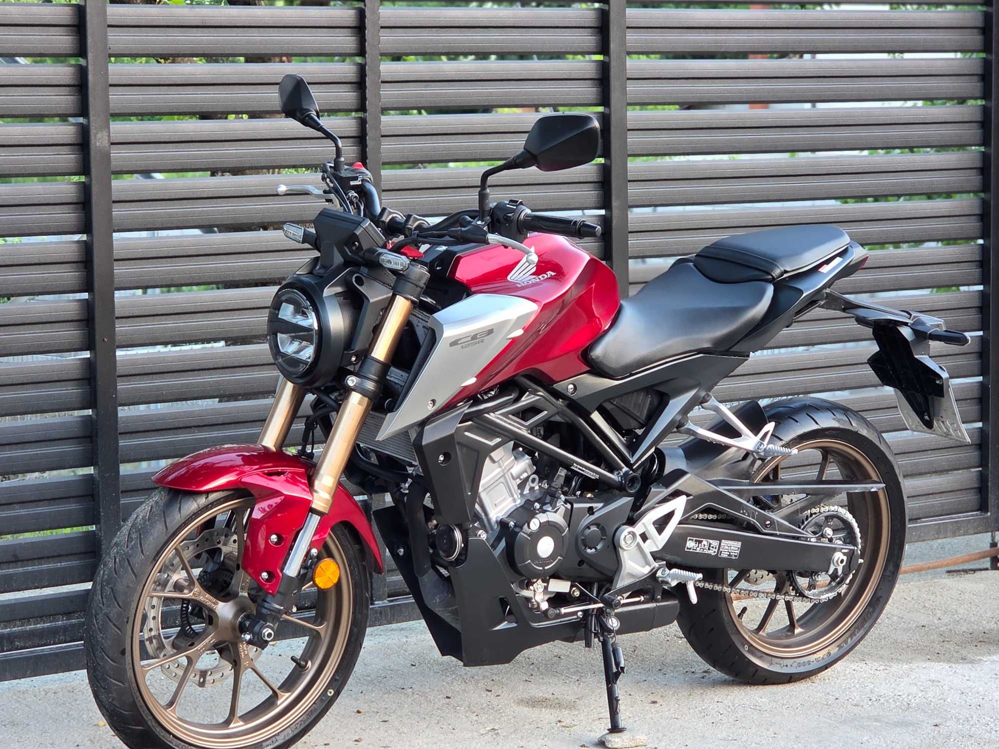 Honda CB125R 2023 FULL LED/ABS 5000KM A1 16 ANI (duke , mt , cbf , cb)