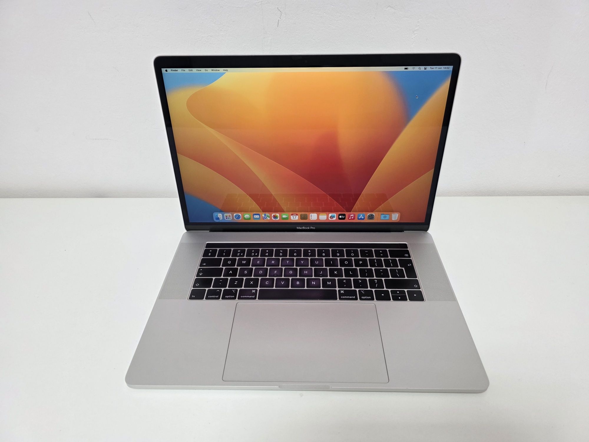 Laptop MacBook PRO 15 Retina i9 video DEDICAT TOUCHBAR  GARANTIE 1 an