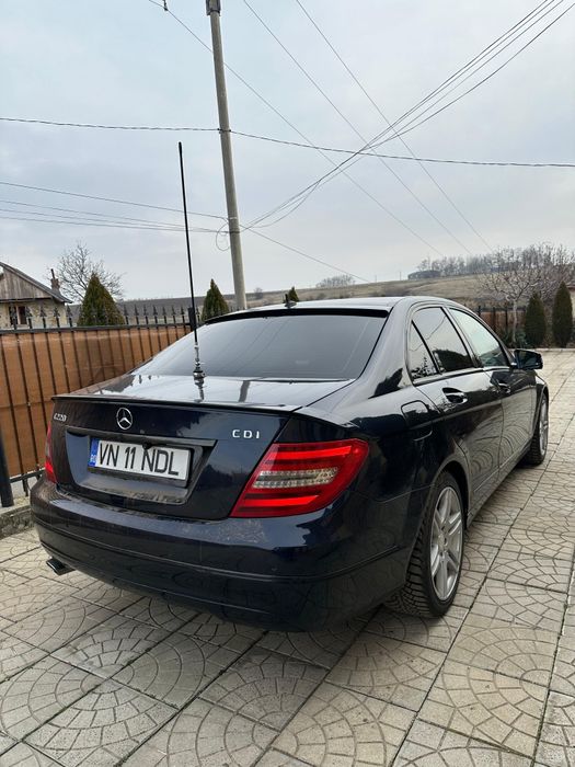 Mercedes C220 170 cai 2011