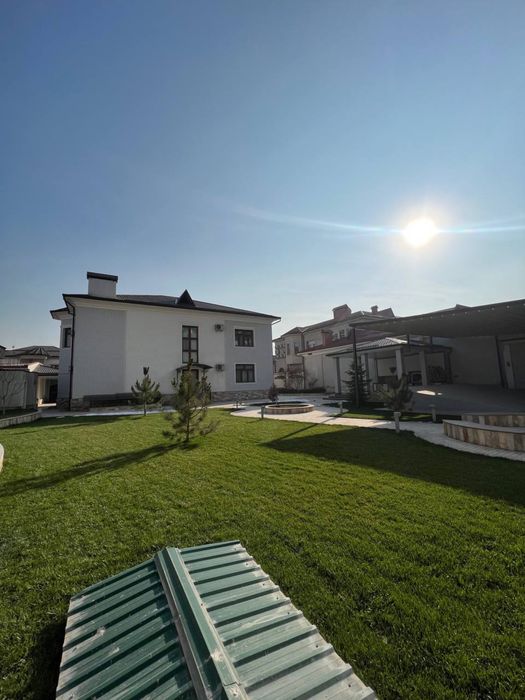 Срочно сдается 15 соток роскошный особняк Посольство США