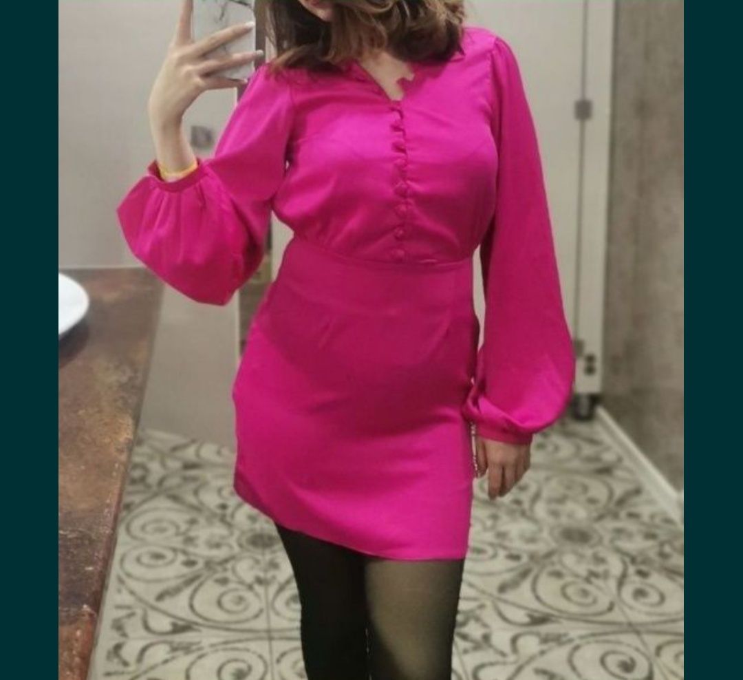 Продам розовое платье 3000 тенге