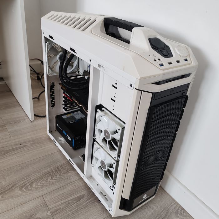 Pc gaming, I7  7700k, gtx 1080, 32g ram, 2 ssd