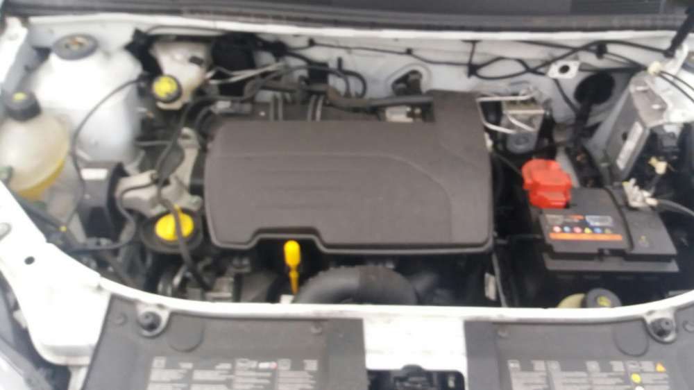 Sandero 2015 1.2 16v dezmembrari piese dezmembrez orice piesa 8000 km