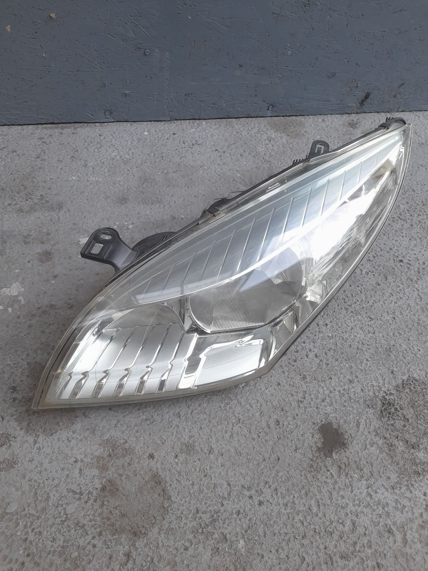 Far Stanga Complet Europa Renault Megane 3 An 2009-2013