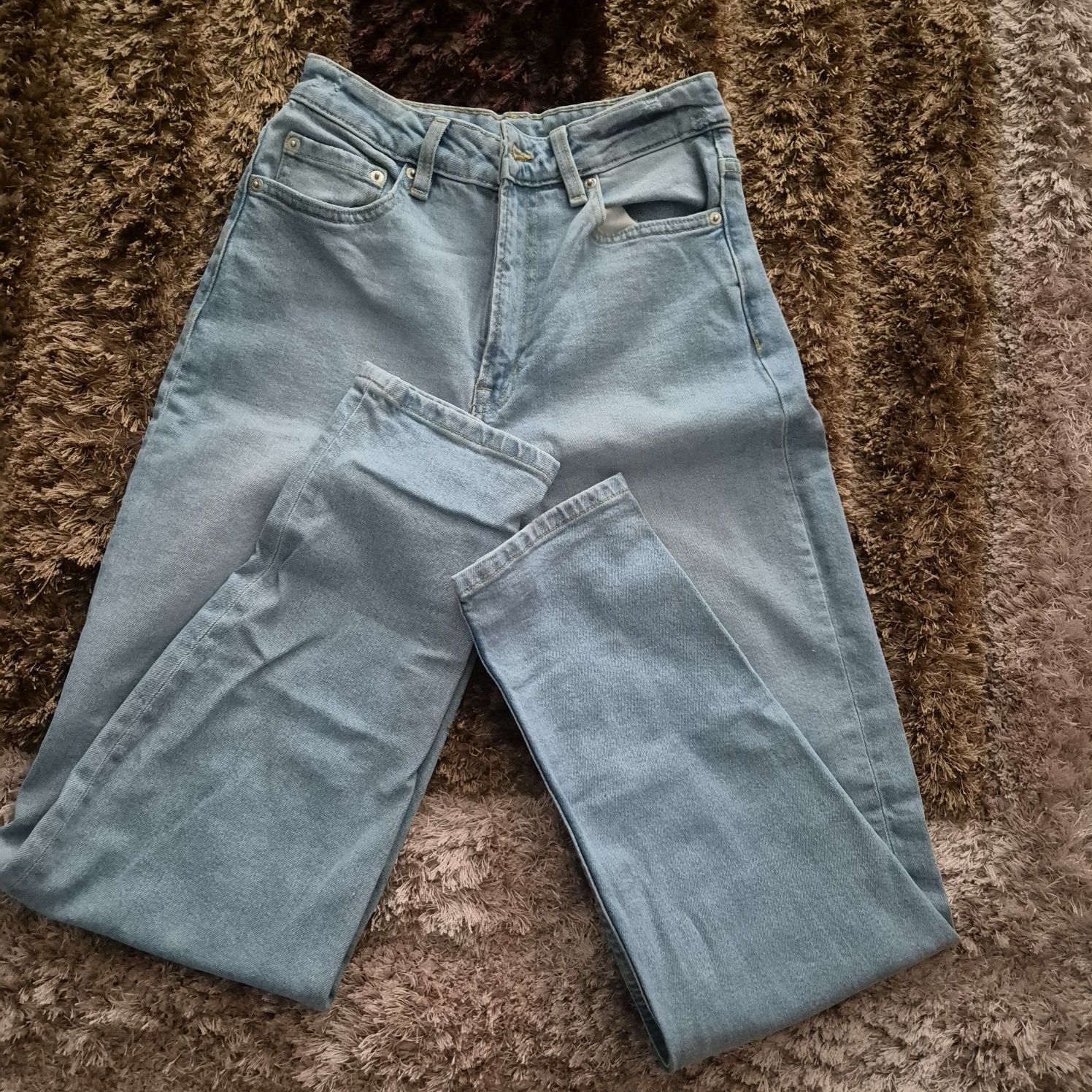 Blugi cu talie inalta  H&M