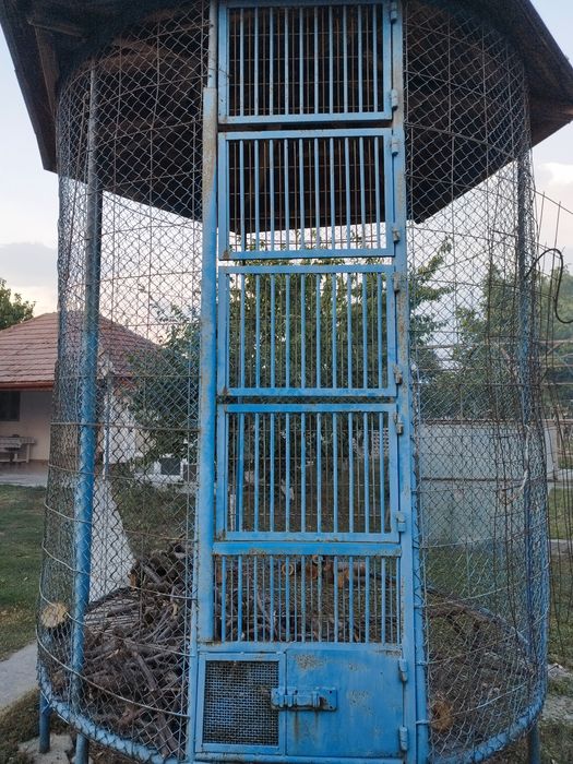 Hambar cereale cadru metalic/colivie casuta porumbei