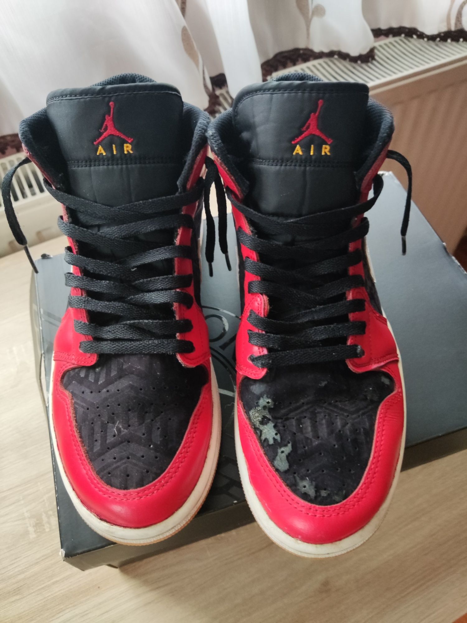 Air Jordan 1 Christmas mid